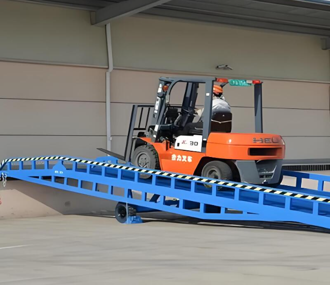 枞阳移动式卸货平台（叉车用）